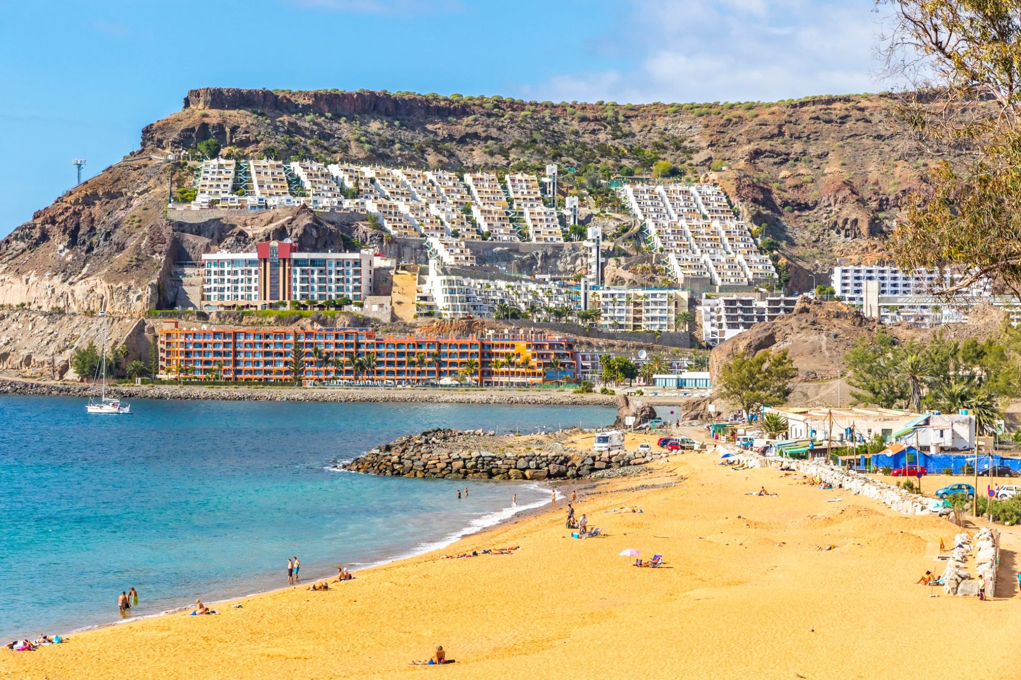 중앙의 매혹적인 배경 Playa de Tauro, Gran Canaria