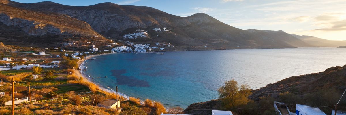 Eine bezaubernde Szenerie vom Zentrum aus Aegiali, Amorgos Island
