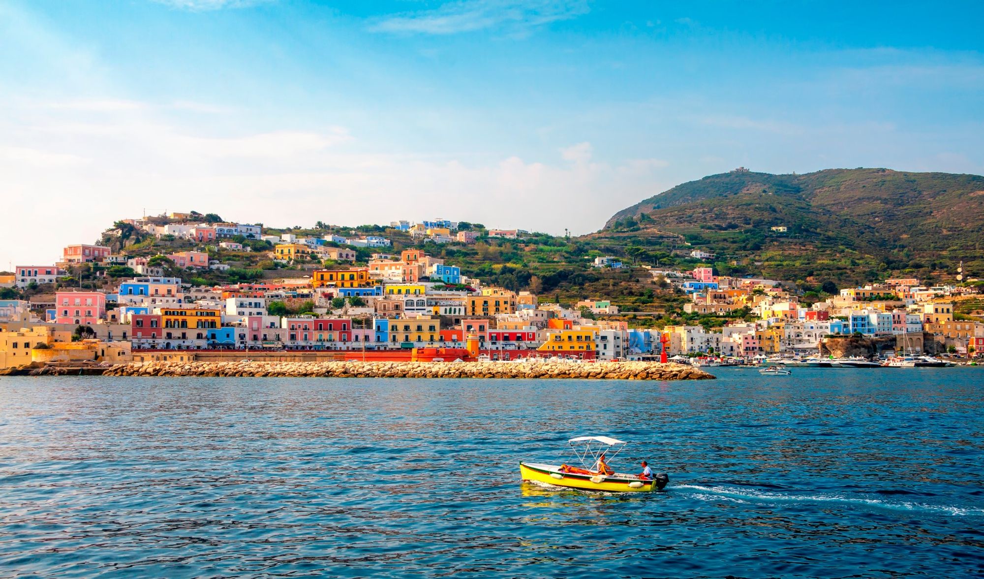 Ponza Port estación dentro de Ponza, Ponza Island, Italy