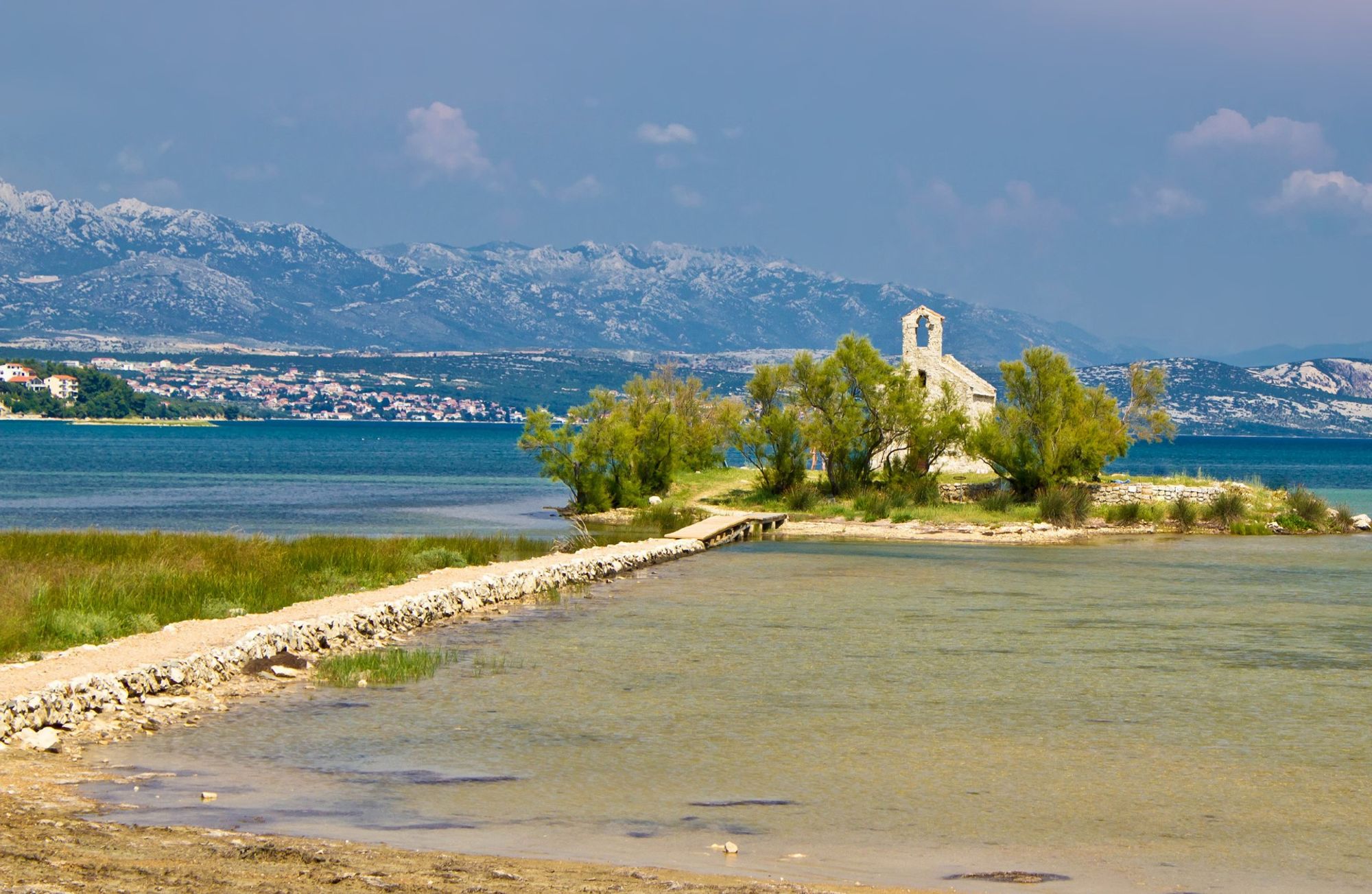 Islam Latinski Zeleni hrast station within Islam Latinski, Croatia