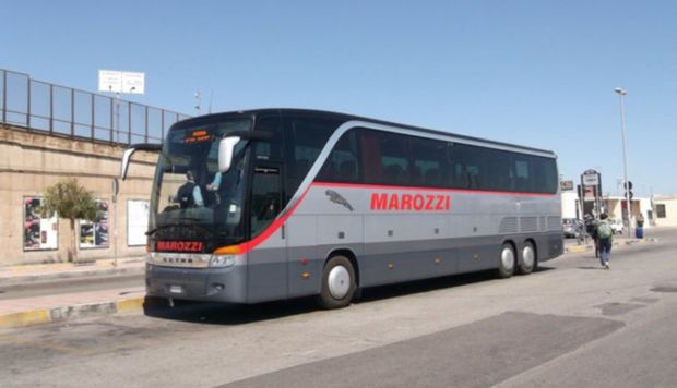 Transports pour aller de Polla à Turin