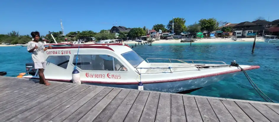 Speedboat Gili bringing passengers to their travel destination