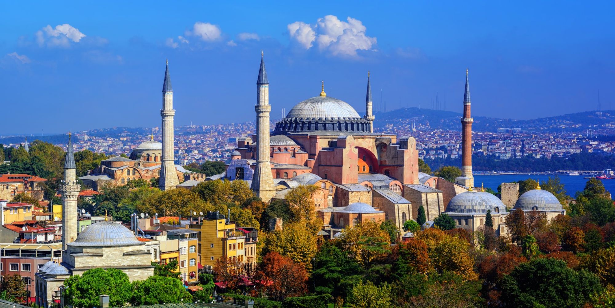 ฉากหลังที่มีเสน่ห์ของใจกลางเมือง Sultanahmet, Istanbul