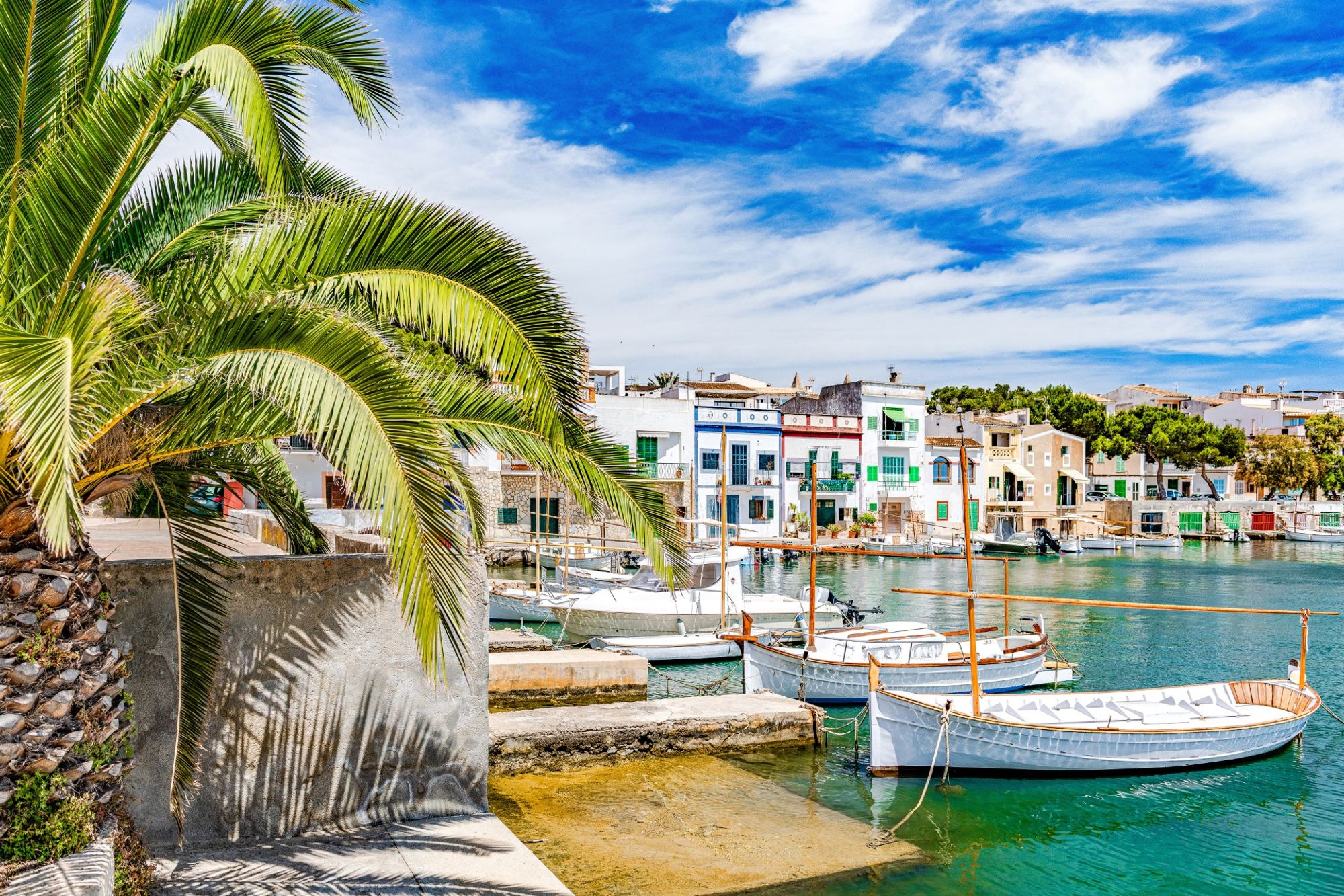 Uno sfondo accattivante di centrale Portocolom, Mallorca