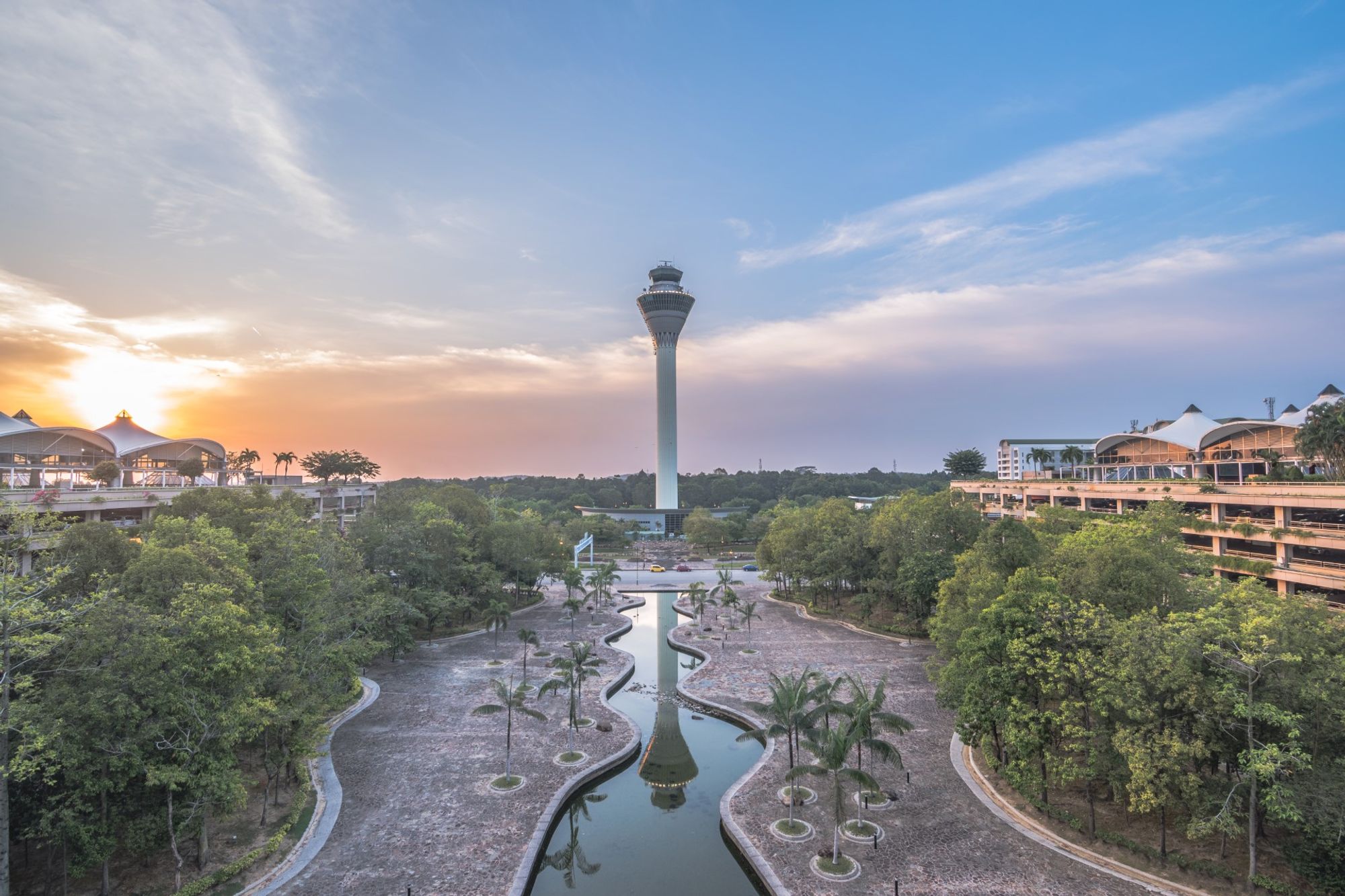 Một khung cảnh phía sau đầy lôi cuốn nhìn về khu trung tâm Kuala Lumpur (KLIA1)