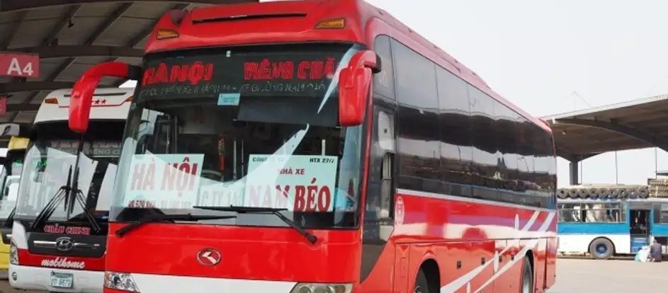Laos Group Tour นำผู้โดยสารไปยังจุดหมายปลายทาง