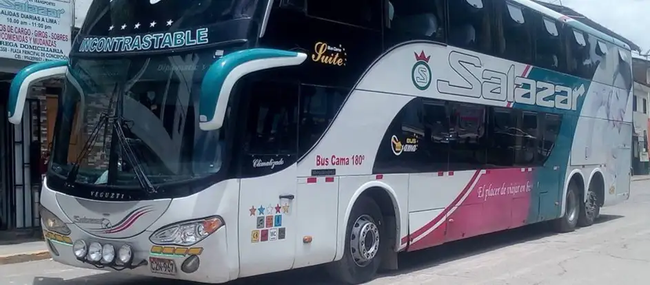 Transportes Salazar bringing passengers to their travel destination