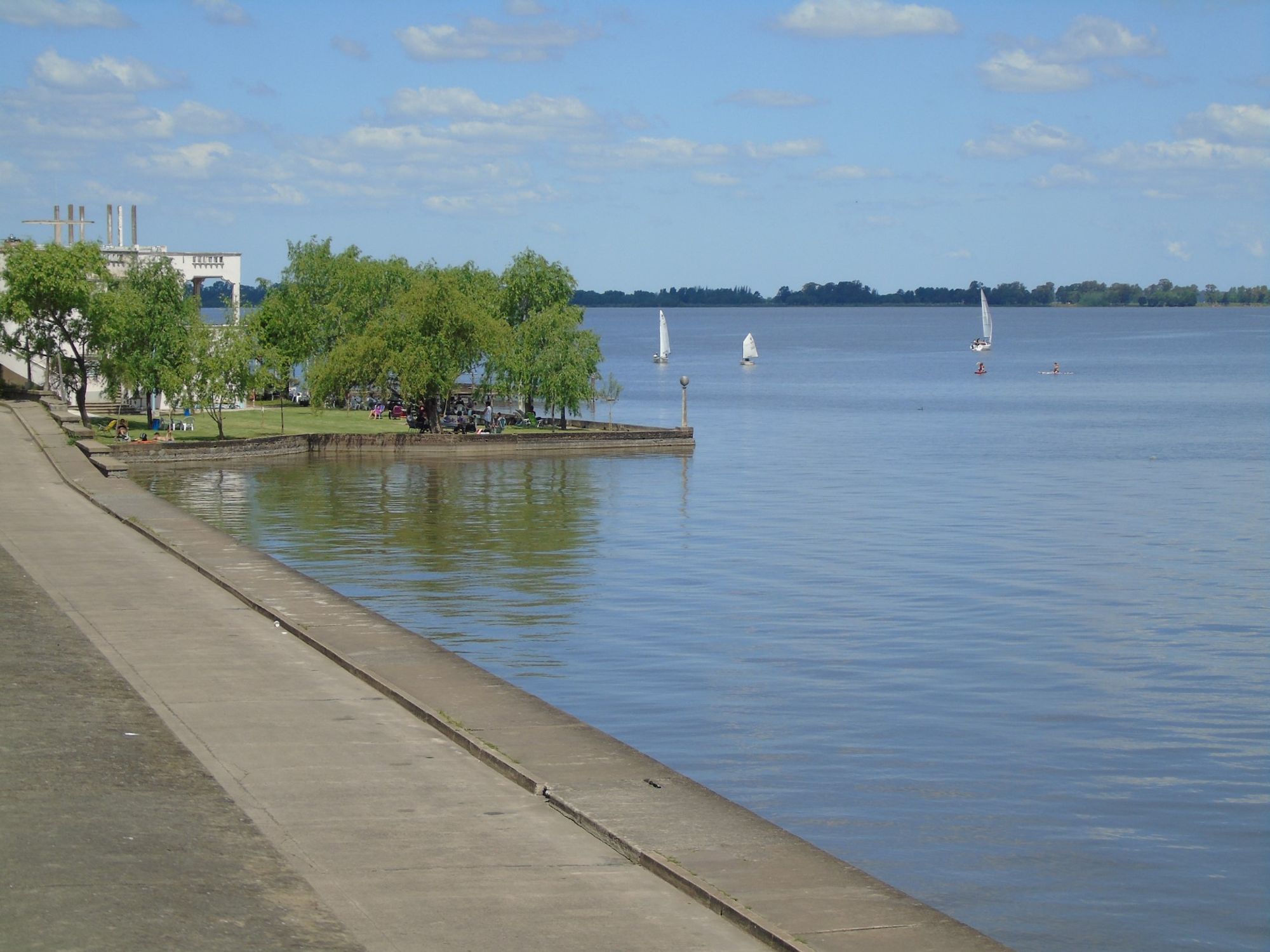 Chascomus Acceso - Bus Stop 駅内 Chascomus, Argentina