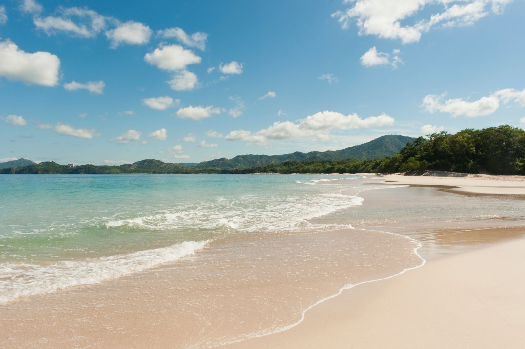 ฉากหลังที่มีเสน่ห์ของใจกลางเมือง Playa Brasilito