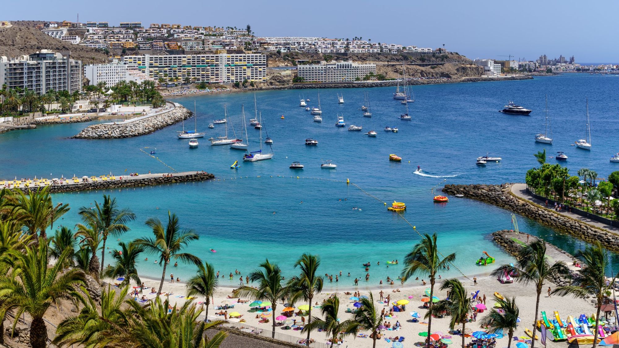 Een innemende achtergrond van centraal Arguineguin, Gran Canaria