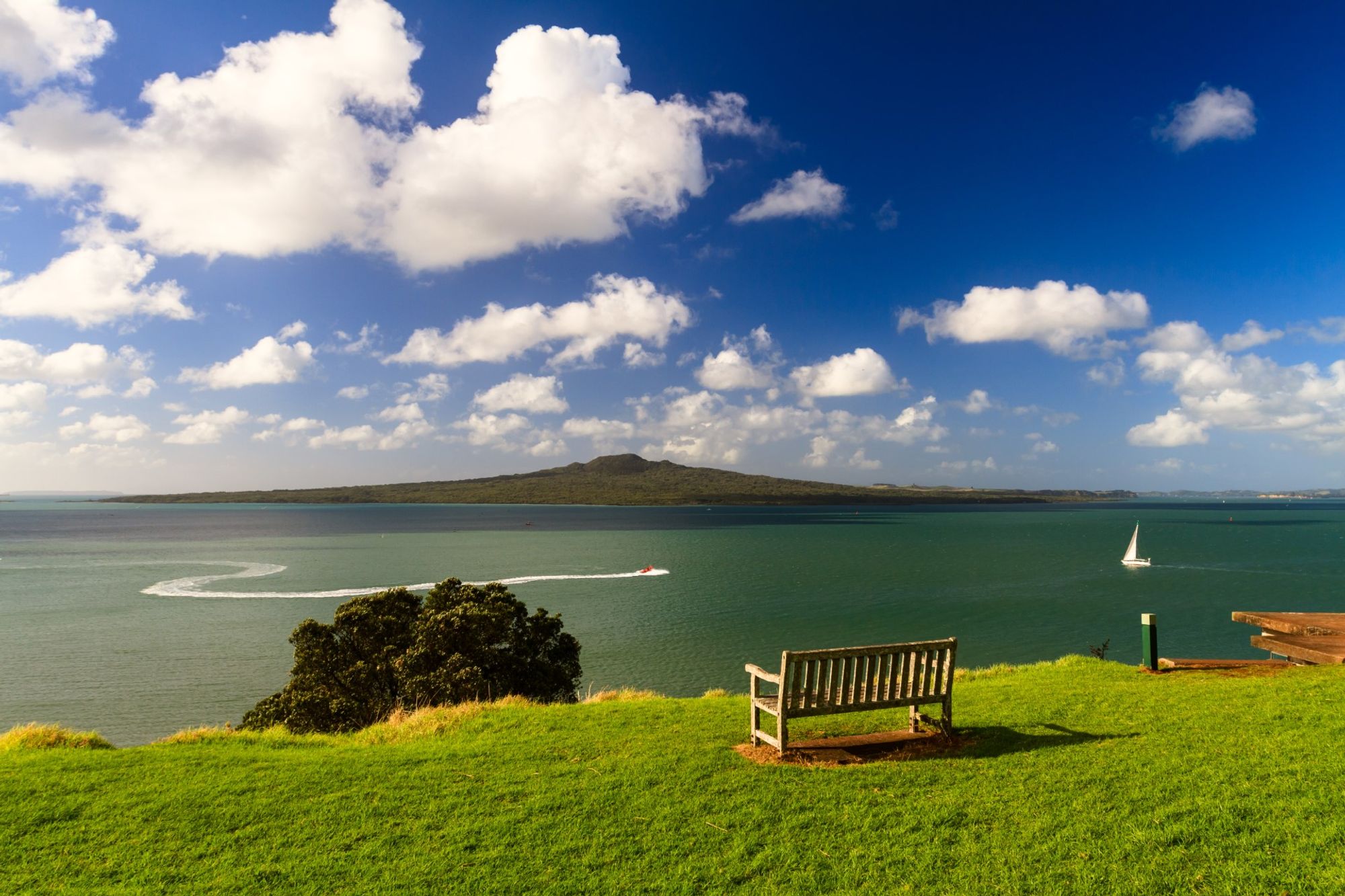 routes_hero-image-alt Rangitoto Island