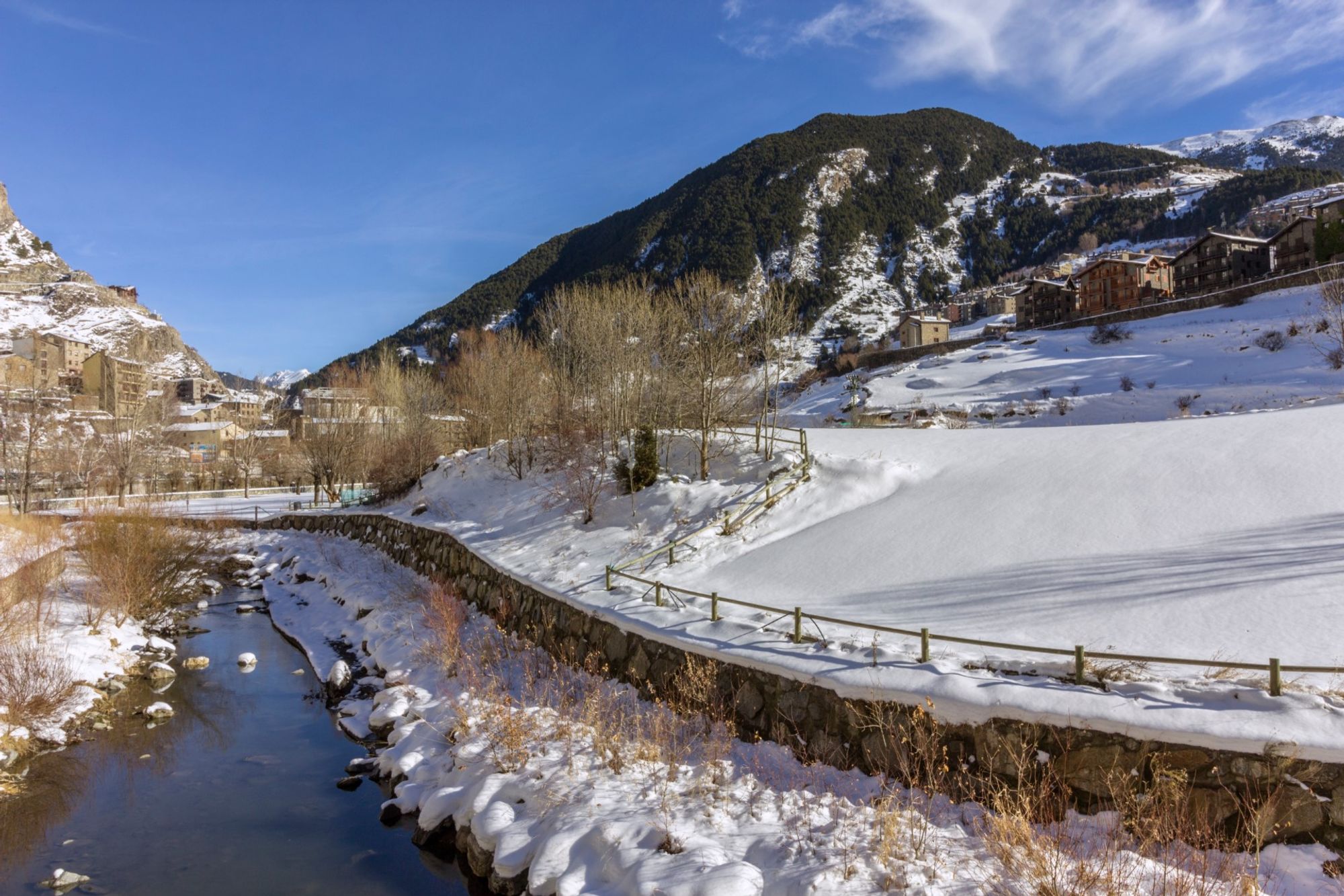 Eine bezaubernde Szenerie vom Zentrum aus Canillo