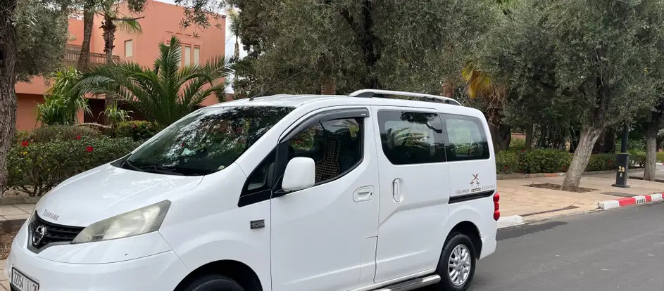 Roman Travel bringing passengers to their travel destination