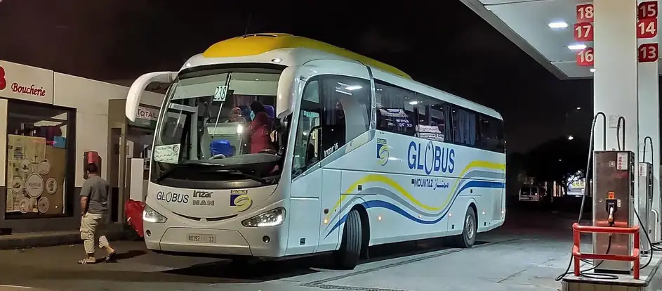 Globus bringing passengers to their travel destination