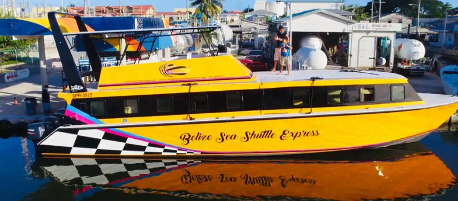 Belize Sea Shuttle Fahrgäste werden an ihr Ziel gebracht