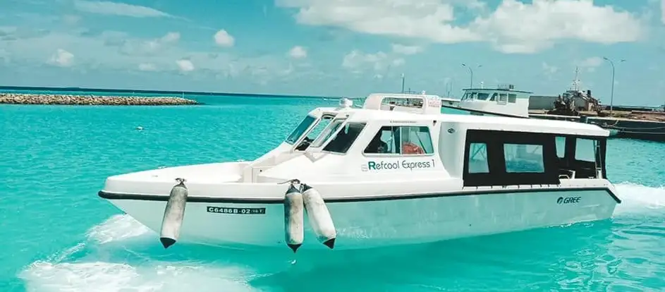 Refcool Marine Maldives Fahrgäste werden an ihr Ziel gebracht