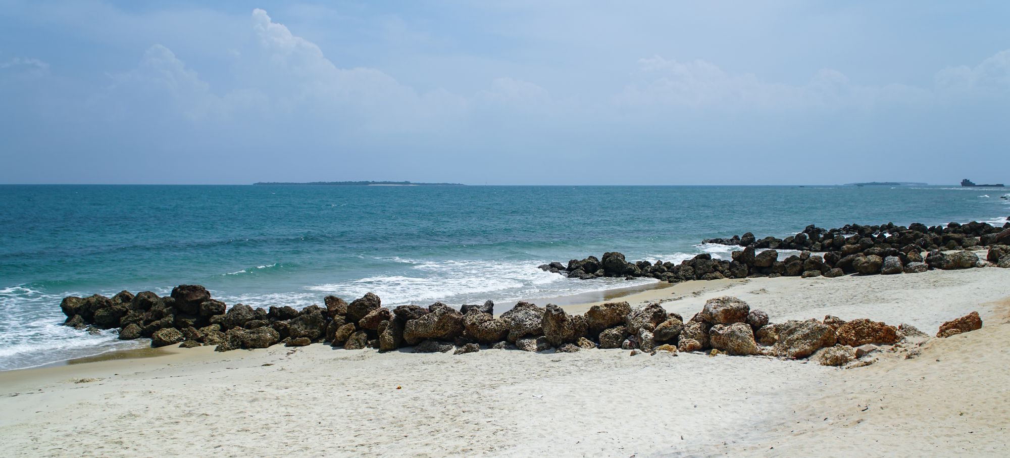 routes_hero-image-alt Bahari Beach