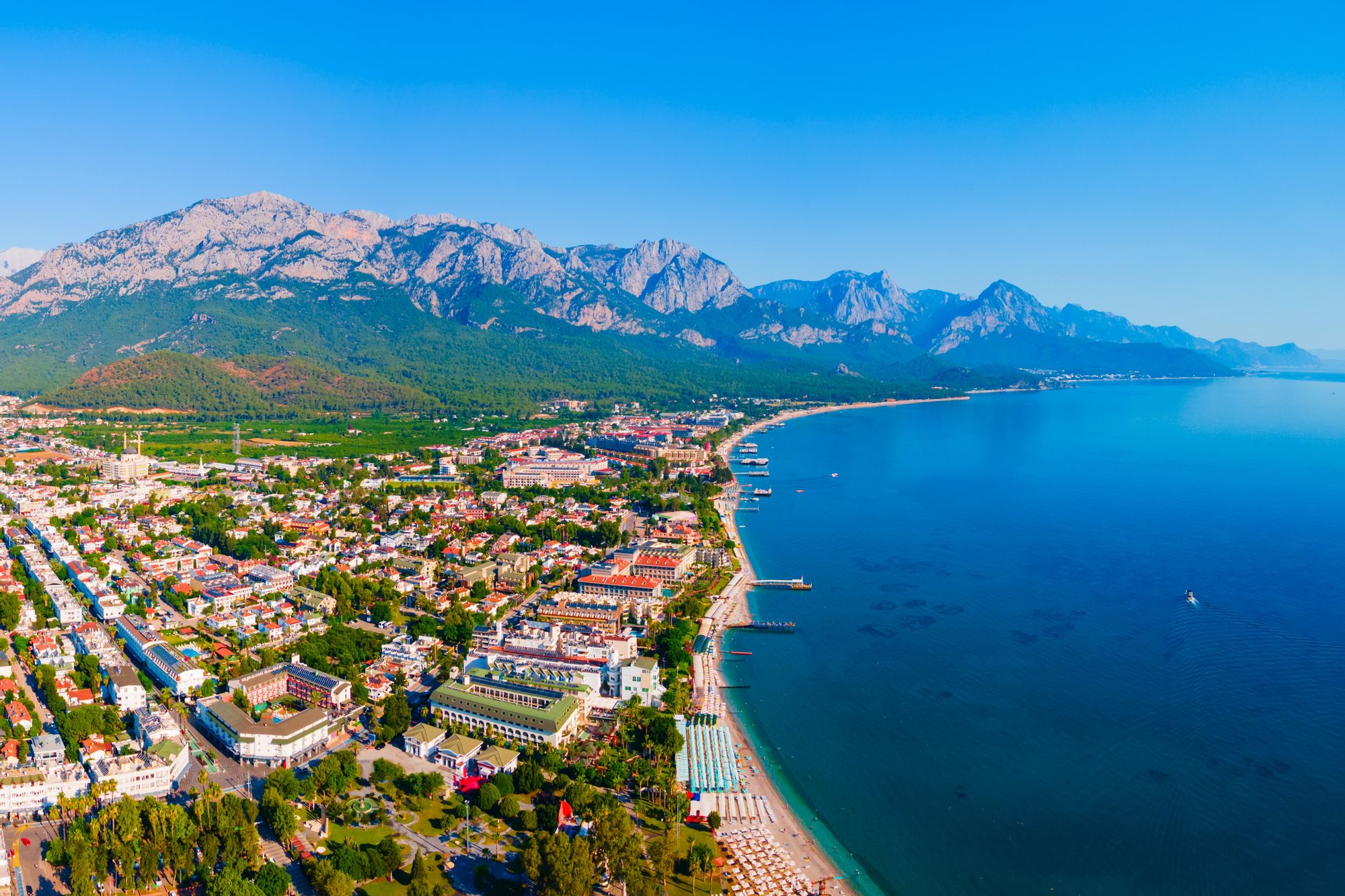 Kemer Bus Station 駅内 Kemer, Turkey