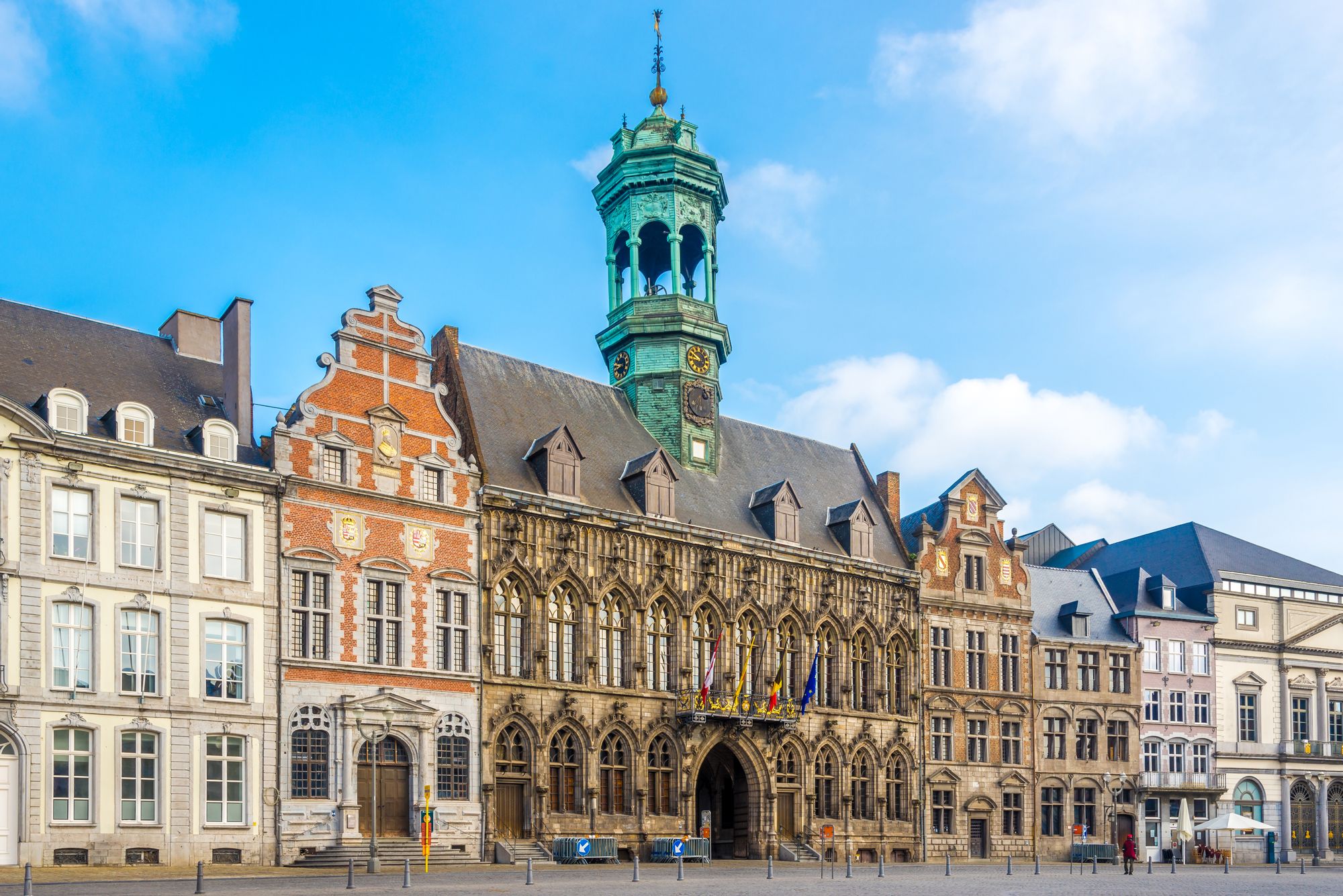 Mons Av. Léo Collard 駅内 Mons, Belgium