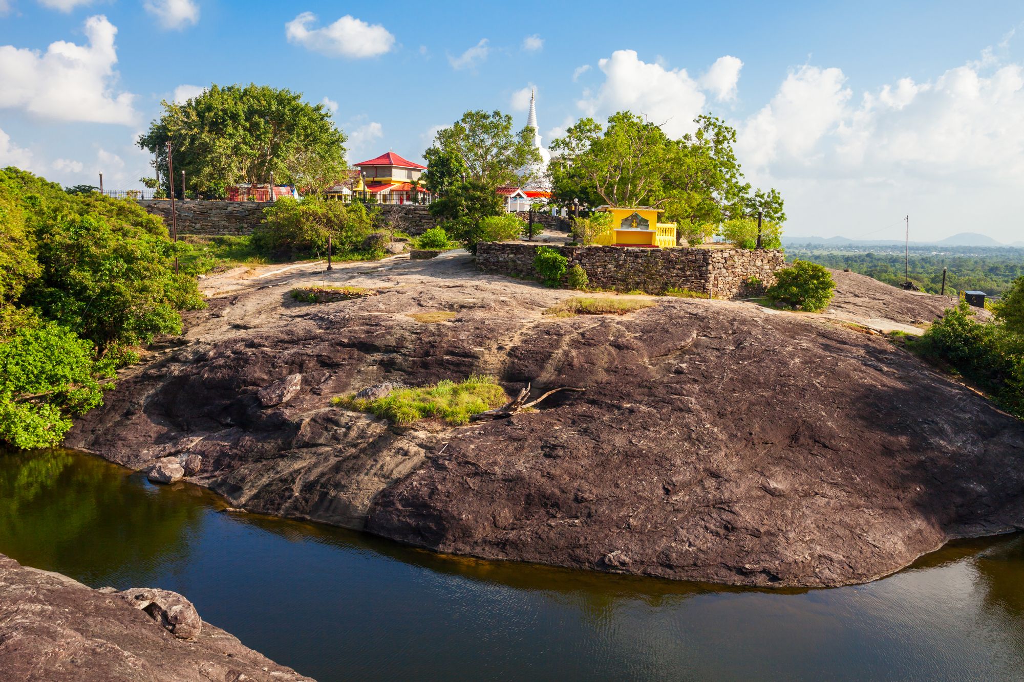 ฉากหลังที่มีเสน่ห์ของใจกลางเมือง Ampara