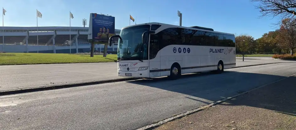 Planet Reisen portando i passeggeri alla loro destinazione di viaggio