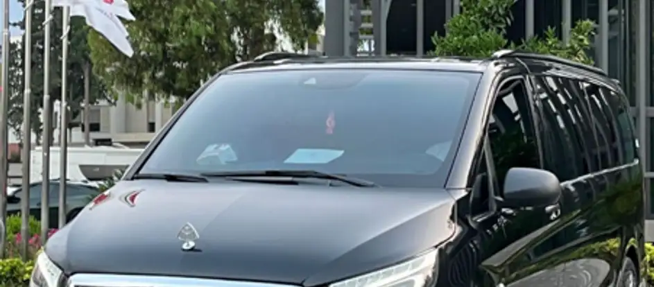 DNZ TOURISTIK SERVICE portando i passeggeri alla loro destinazione di viaggio