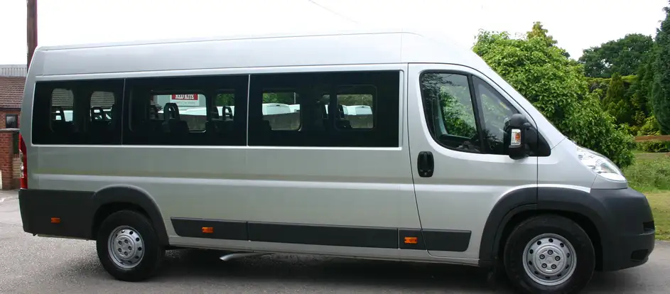 First Class Huaraz Fahrgäste werden an ihr Ziel gebracht