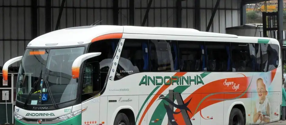 Andorinha 乗客を旅行先に連れて行く