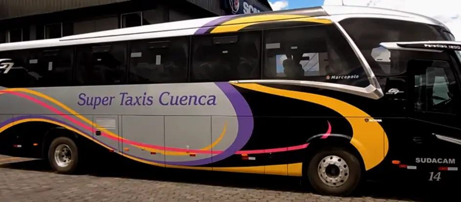 Super Taxi Cuenca 승객을 여행 목적지까지 운송