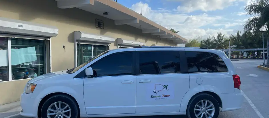 Emma Tour PC đưa hành khách tới điểm du lịch của mình