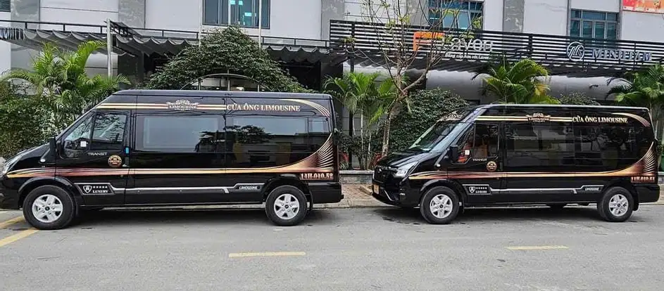 Cua Ong Limousine portando i passeggeri alla loro destinazione di viaggio