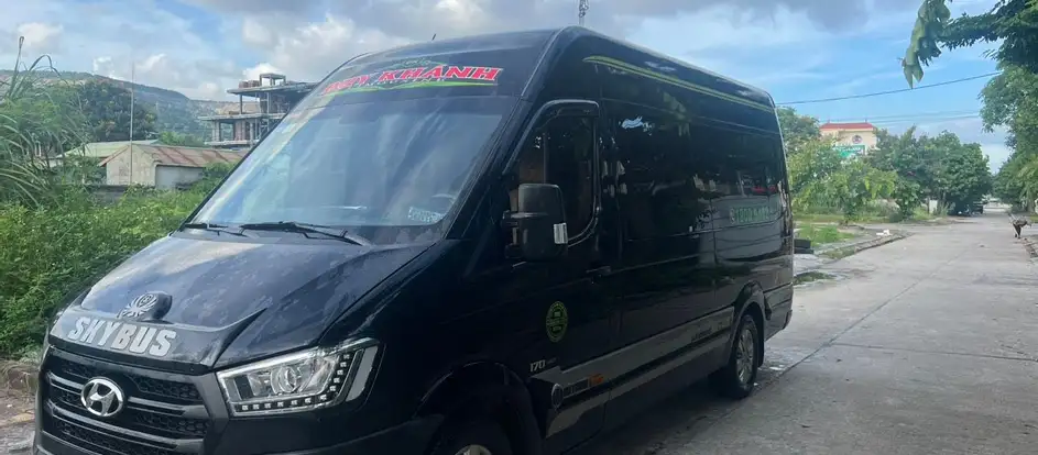 Duy Khanh Limousine Fahrgäste werden an ihr Ziel gebracht