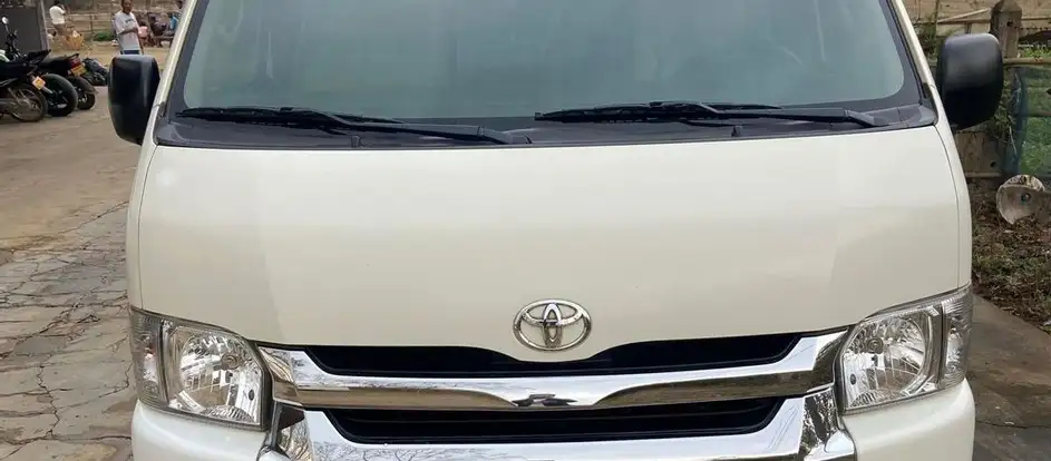 Luang Prabang Travel levando passageiros ao seu destino de viagem