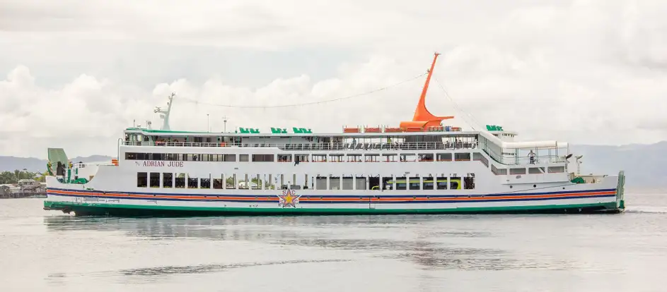 Santa Clara Shipping bringing passengers to their travel destination