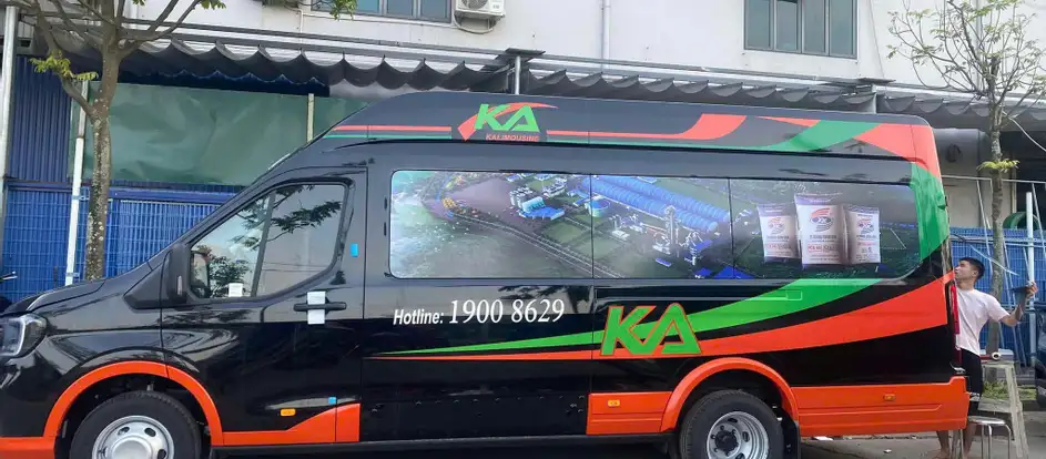 Khanh An Limousine portando i passeggeri alla loro destinazione di viaggio
