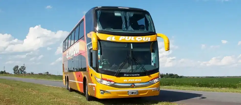 El Pulqui levando passageiros ao seu destino de viagem