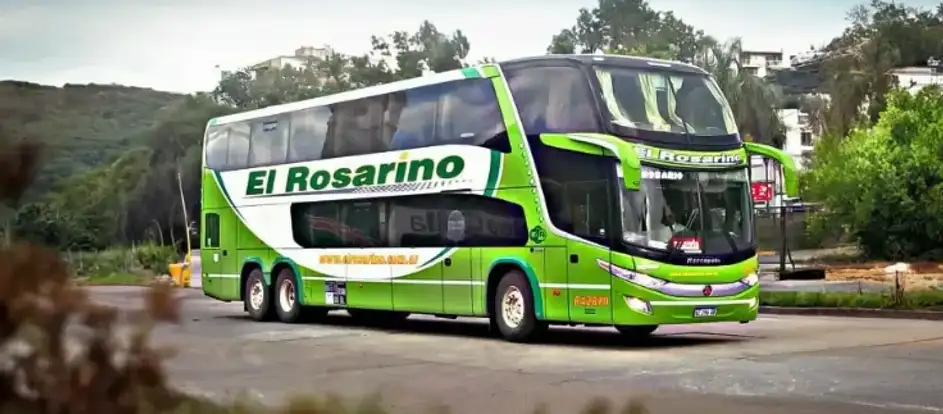El Rosarino levando passageiros ao seu destino de viagem