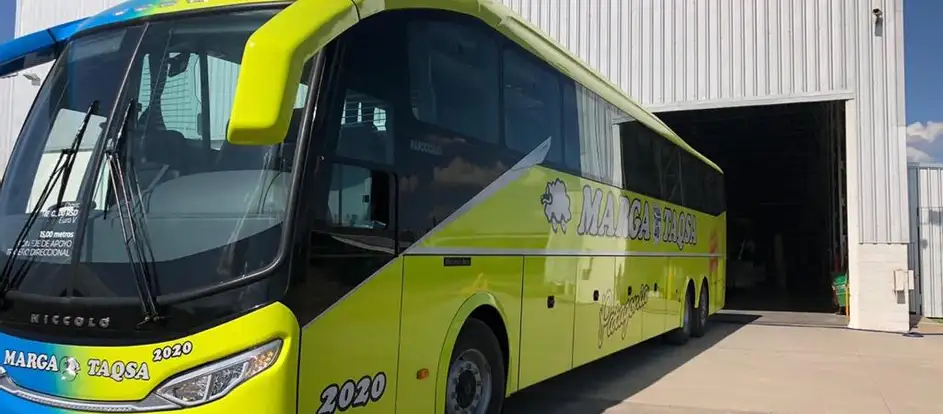 Taqsa Fahrgäste werden an ihr Ziel gebracht