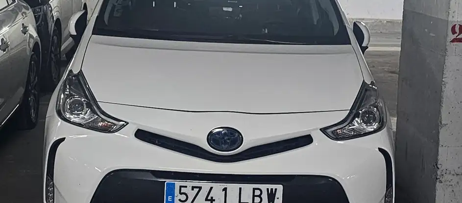 Farrukh Khurshid amener les passagers à leur destination