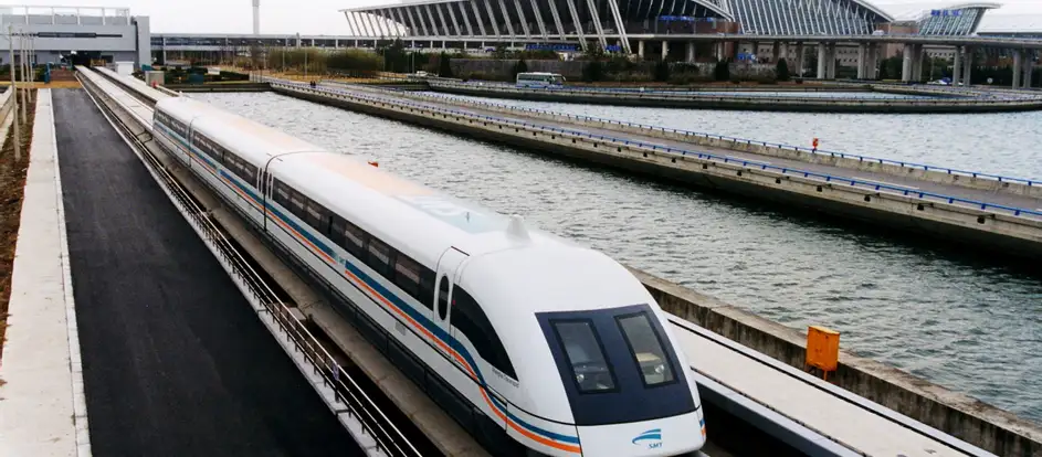 Shanghai Maglev 乗客を旅行先に連れて行く