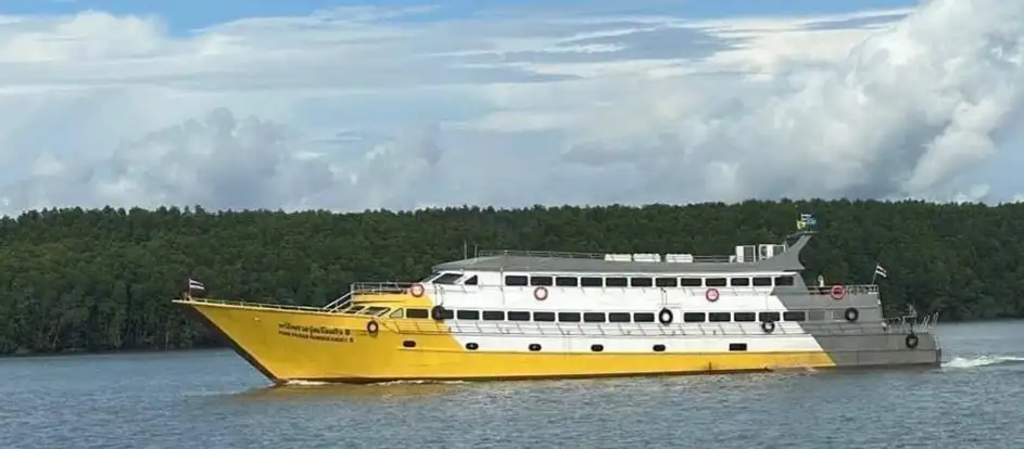 Black Tiger Tour 乗客を旅行先に連れて行く