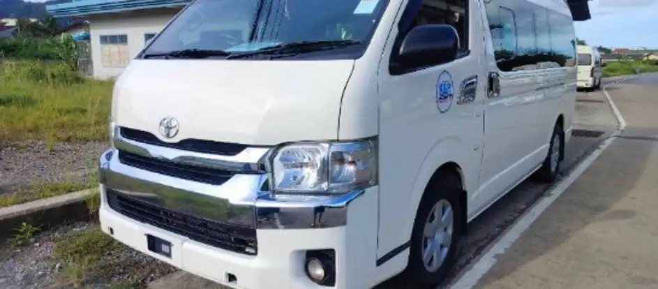 K and P Travel and Tour 승객을 여행 목적지까지 운송