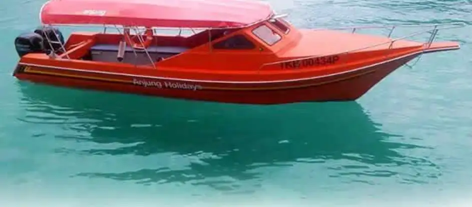 Anjung Holidays levando passageiros ao seu destino de viagem