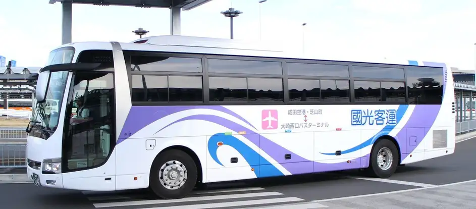 Kuo Kuang Bus 将乘客送到其旅行目的地