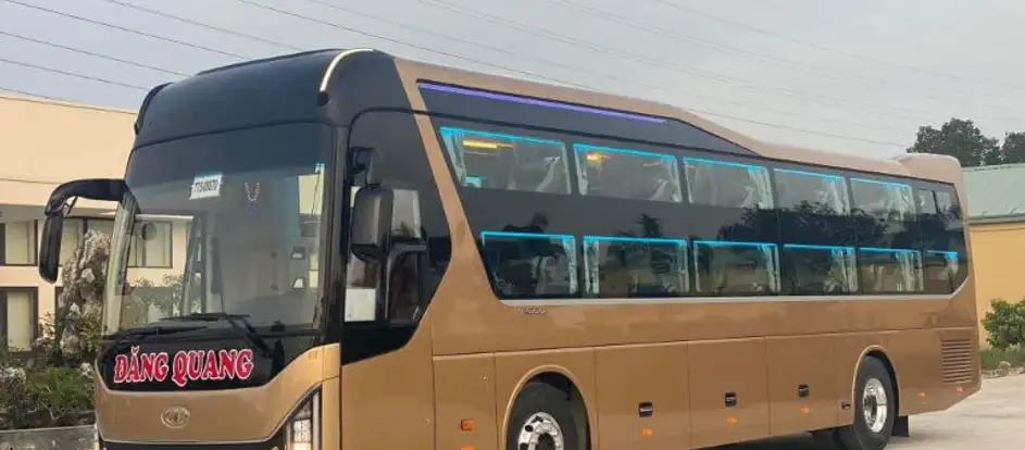 Dang Quang llevar a los pasajeros a su destino de viaje