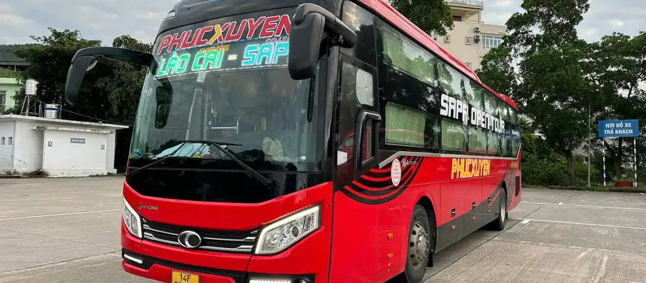 Phuc Xuyen bringing passengers to their travel destination