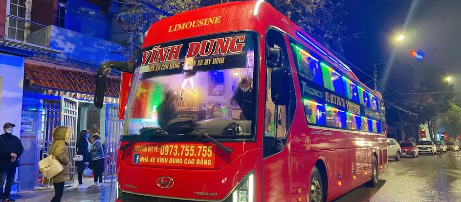 Vinh Dung llevar a los pasajeros a su destino de viaje