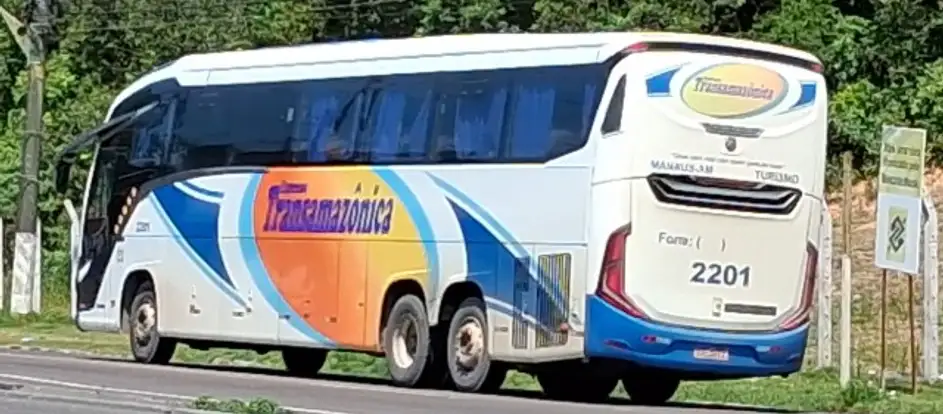 Transamazonica passagiers naar hun reisbestemming brengen