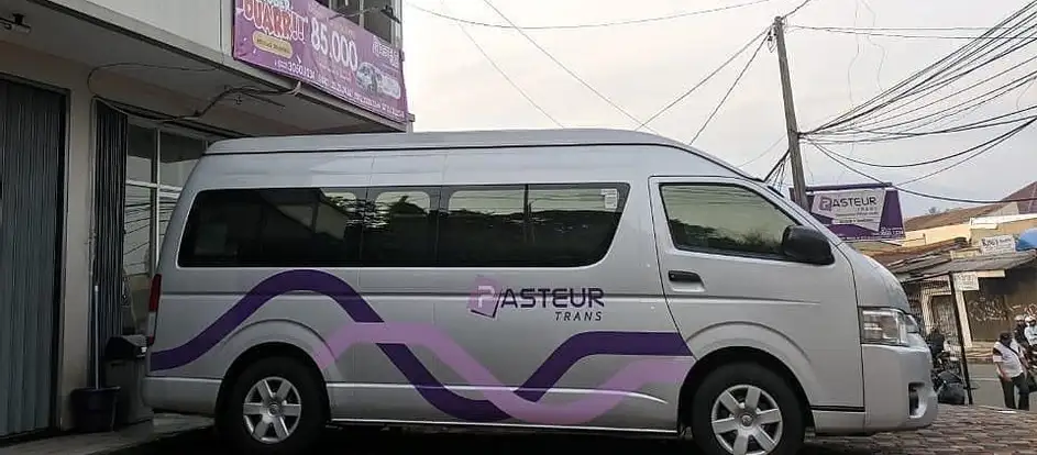 Pasteur Trans bringing passengers to their travel destination