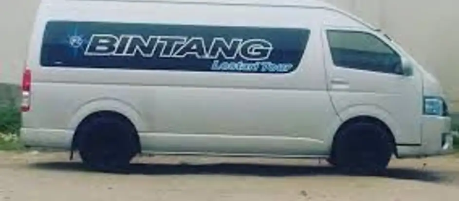 Bintang Lestari Tour 승객을 여행 목적지까지 운송